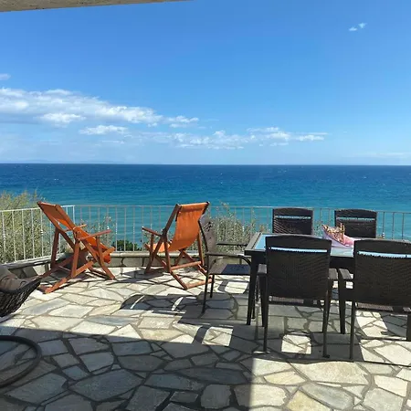 βεράντα στο αιγαίο * Kókkinon Nerón