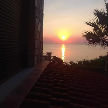 βεράντα στο αιγαίο Kókkinon Nerón