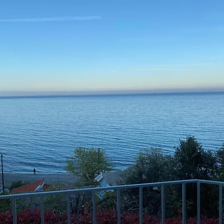 βεράντα στο αιγαίο * Kókkinon Nerón