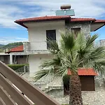 βεράντα στο αιγαίο Kókkinon Nerón